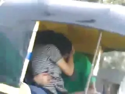 తల్లిదండ్రులు ఇంటిని విడిచిపెట్టి పంచుకున్నప్పుడు అందంగా నల్లటి శ్యామల మిల్ఫ్ భార్య ఆత్మవిశ్వాసం పొందుతుంది, ఆనందించండి