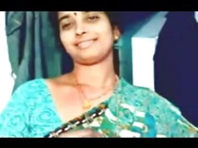 టాన్ లైన్డ్ బేబ్ రివర్స్ కౌగర్ల్‌లో ఫకింగ్ చేస్తోంది